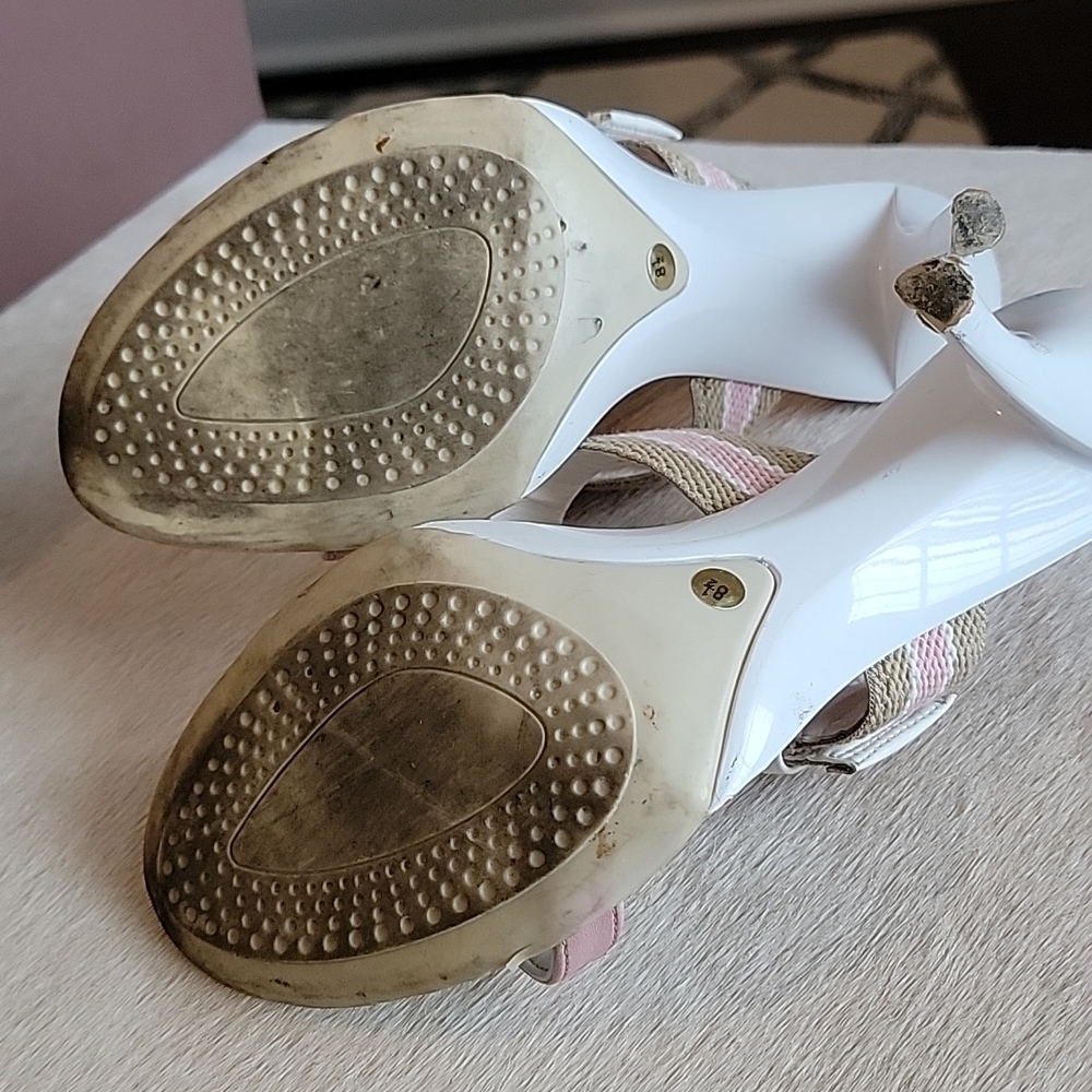 Charles by Charles Davis Heels Size 8.5 - Picture 8 of 9
